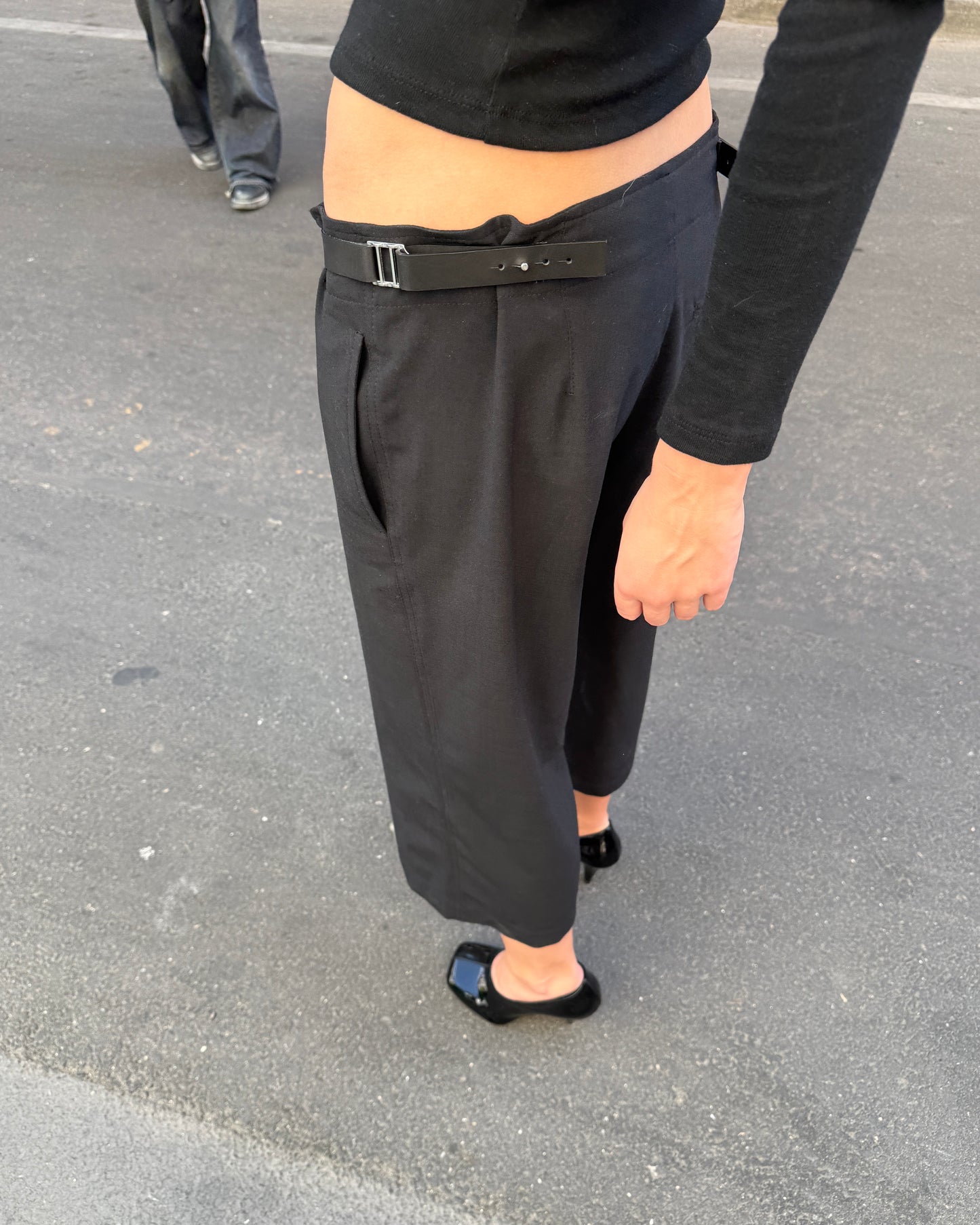 Side Belt Loose Capri